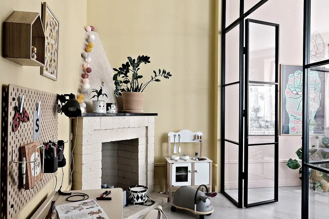 A Scandinavian Apartment in Muted Pink & Grey Tones 9 scandinavian-apartment-muted-pink-grey-nordroom
