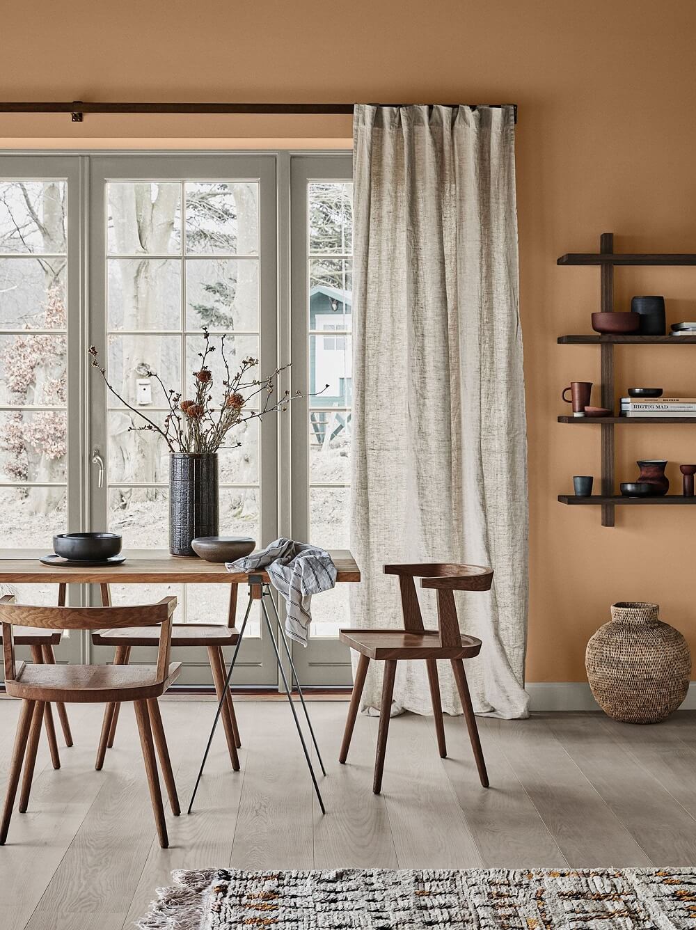 dining room with peach walls