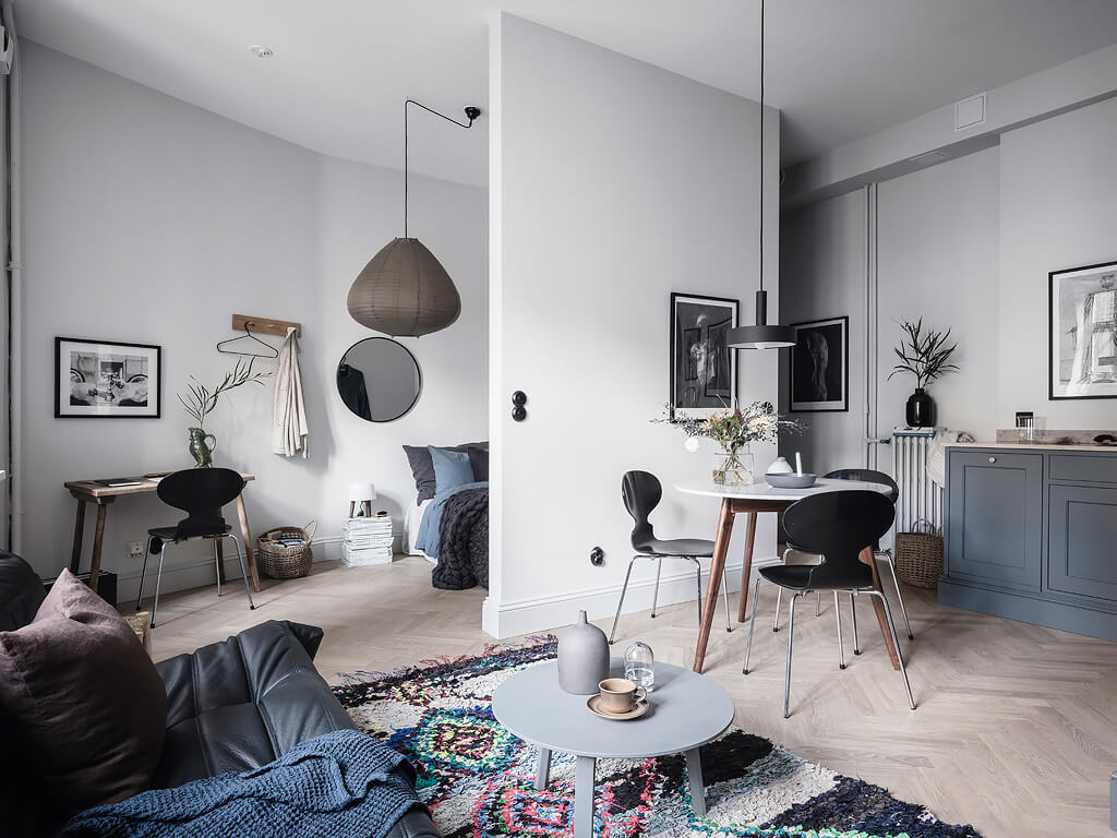 blue scandinavian studio apartment nordroom4 A Scandinavian Studio Apartment Decorated In Blue Tones