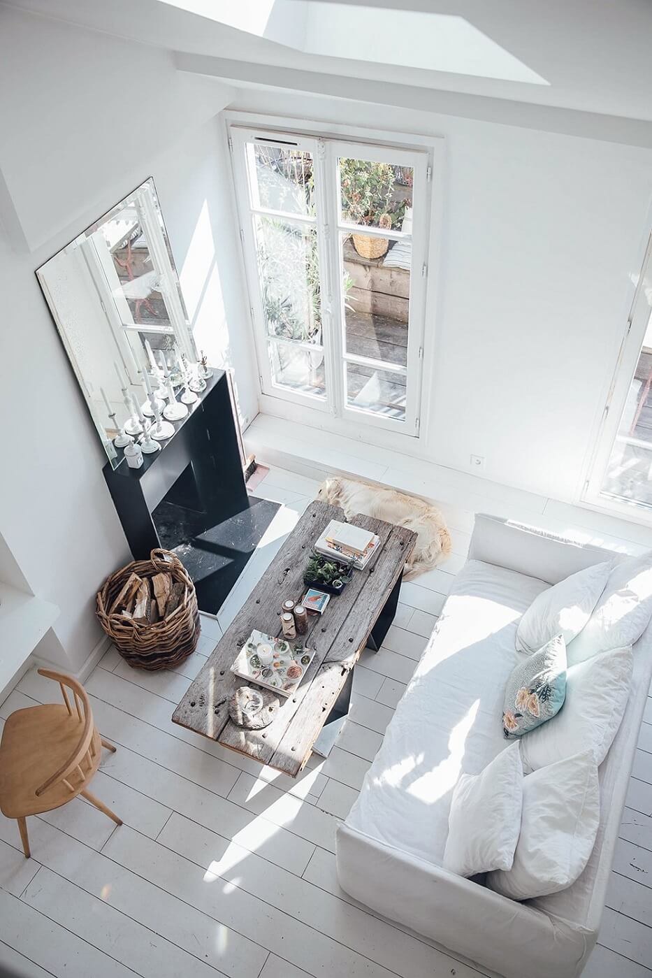 A Serene Apartment With A Perfect View Over Paris 1 serene apartment paris nordroom A Serene Apartment With A Perfect View Over Paris