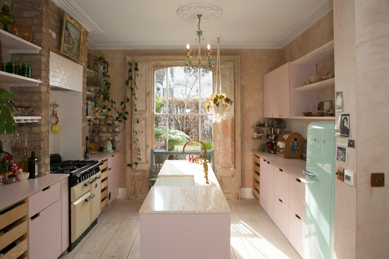 pink concrete extension victorian home london nordroom A Pink Concrete Extension For A Victorian Home in London