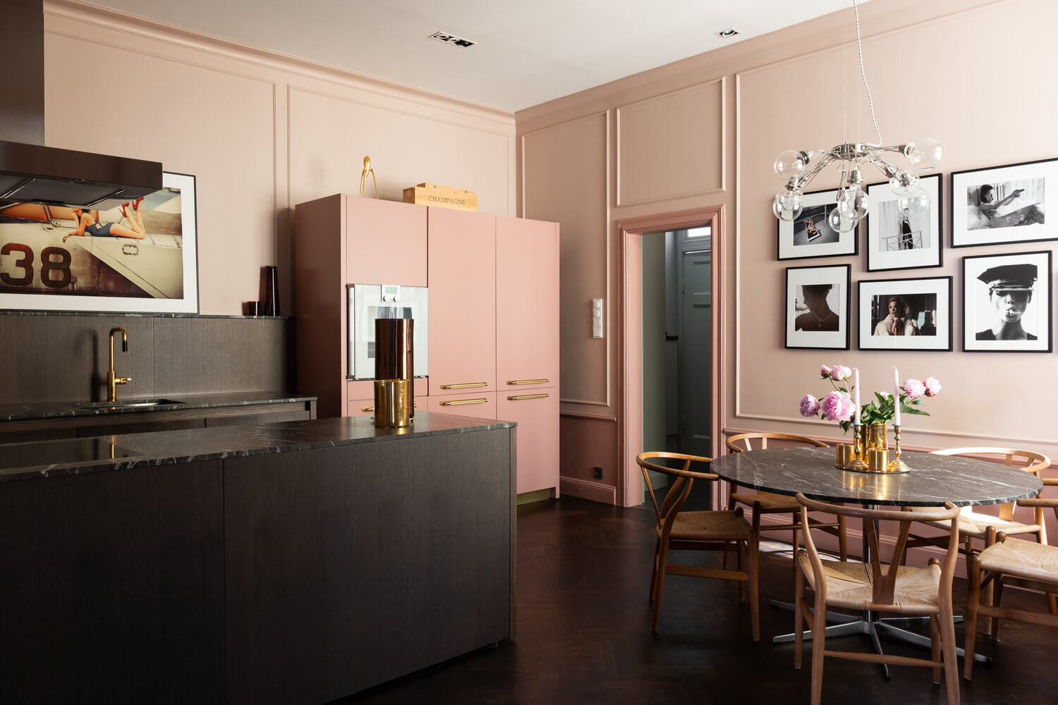 black-pink-kitchen-cabinets-two-tones-cabinets-ideas