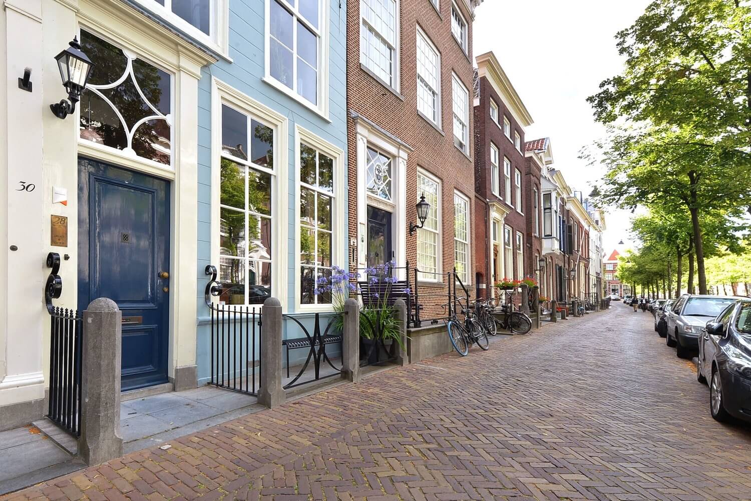 17th century canal house amsterdam nordroom24 A 17th-Century Canal Home in The Netherlands