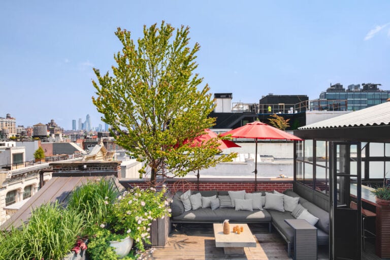 The Best Sims 4 Penthouse Lots To Download (All Free)