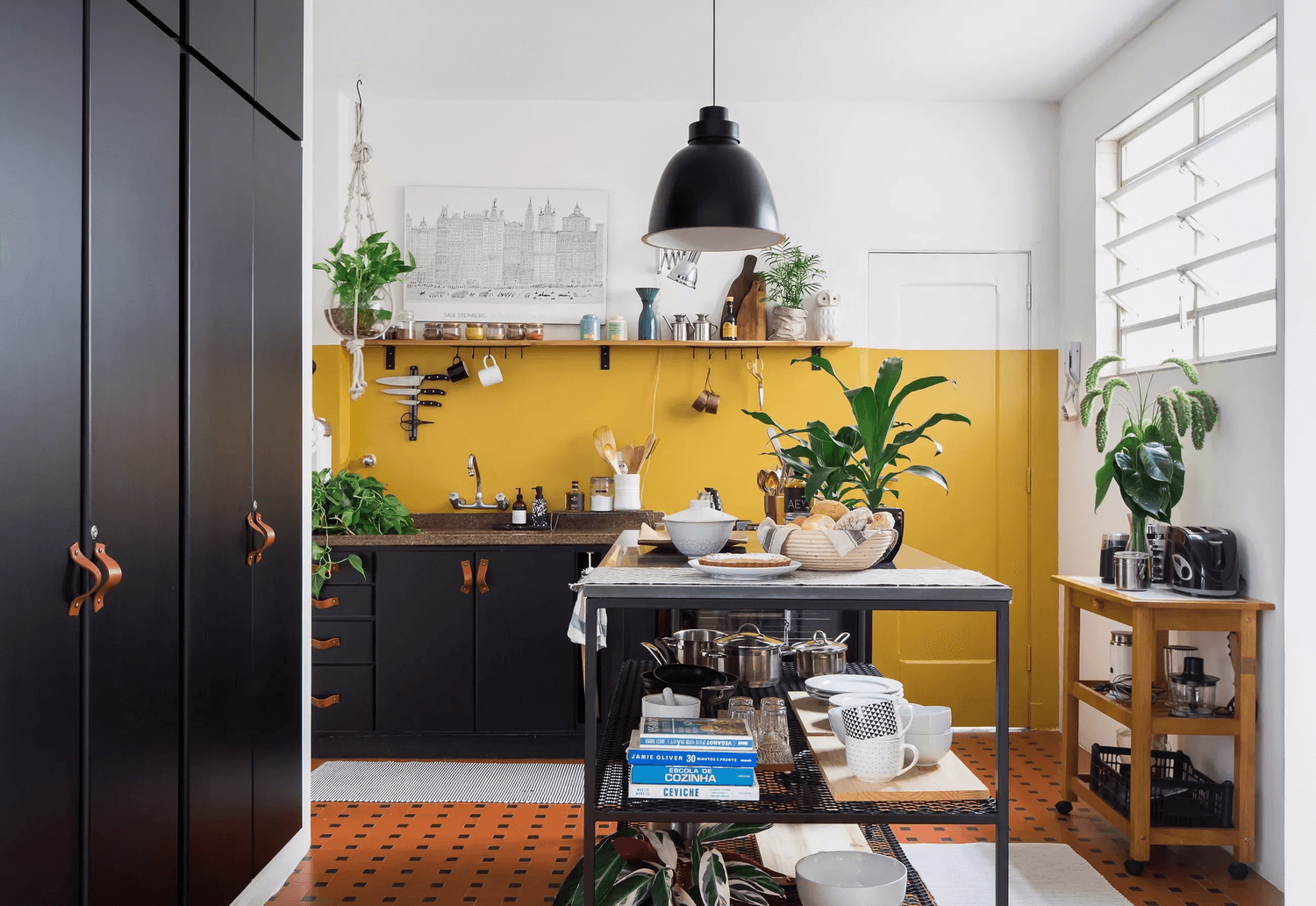 kitchen-two-tone-wall-yellow-white-nordroom