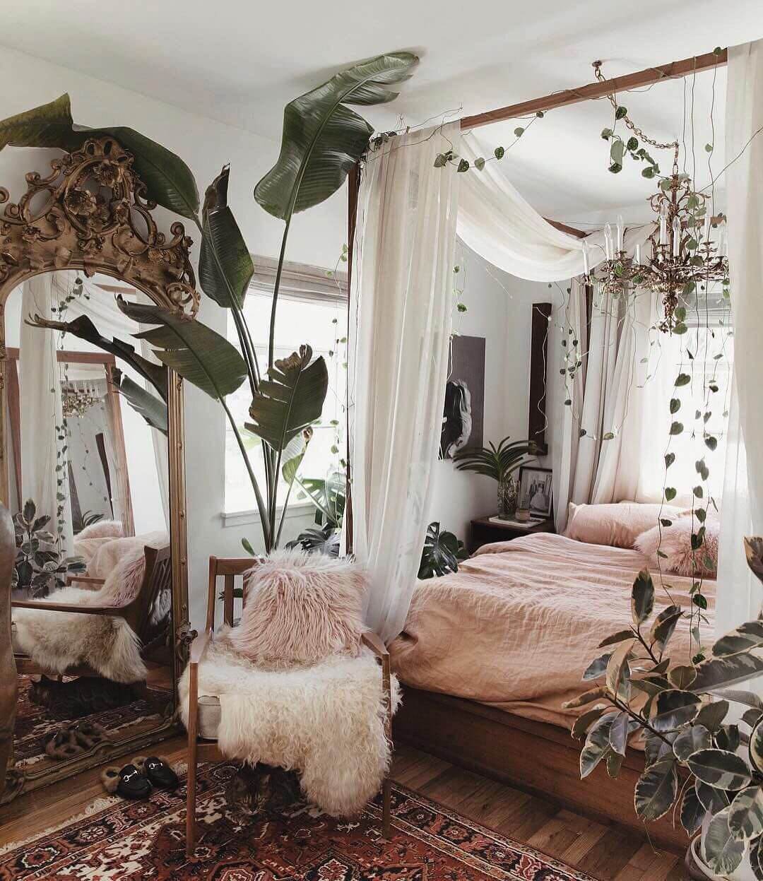 studio-apartment-canopy-bed-nordroom