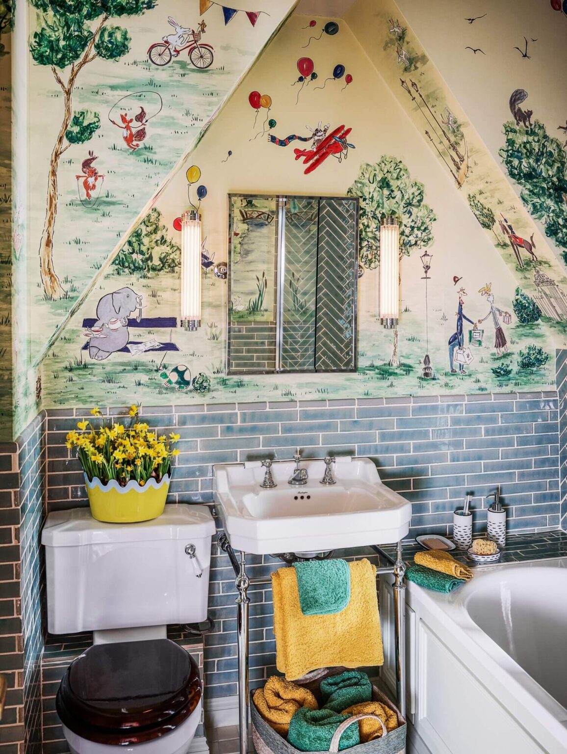 A Colorful London Home with De Gournay Wallpaper in Every Room - The ...