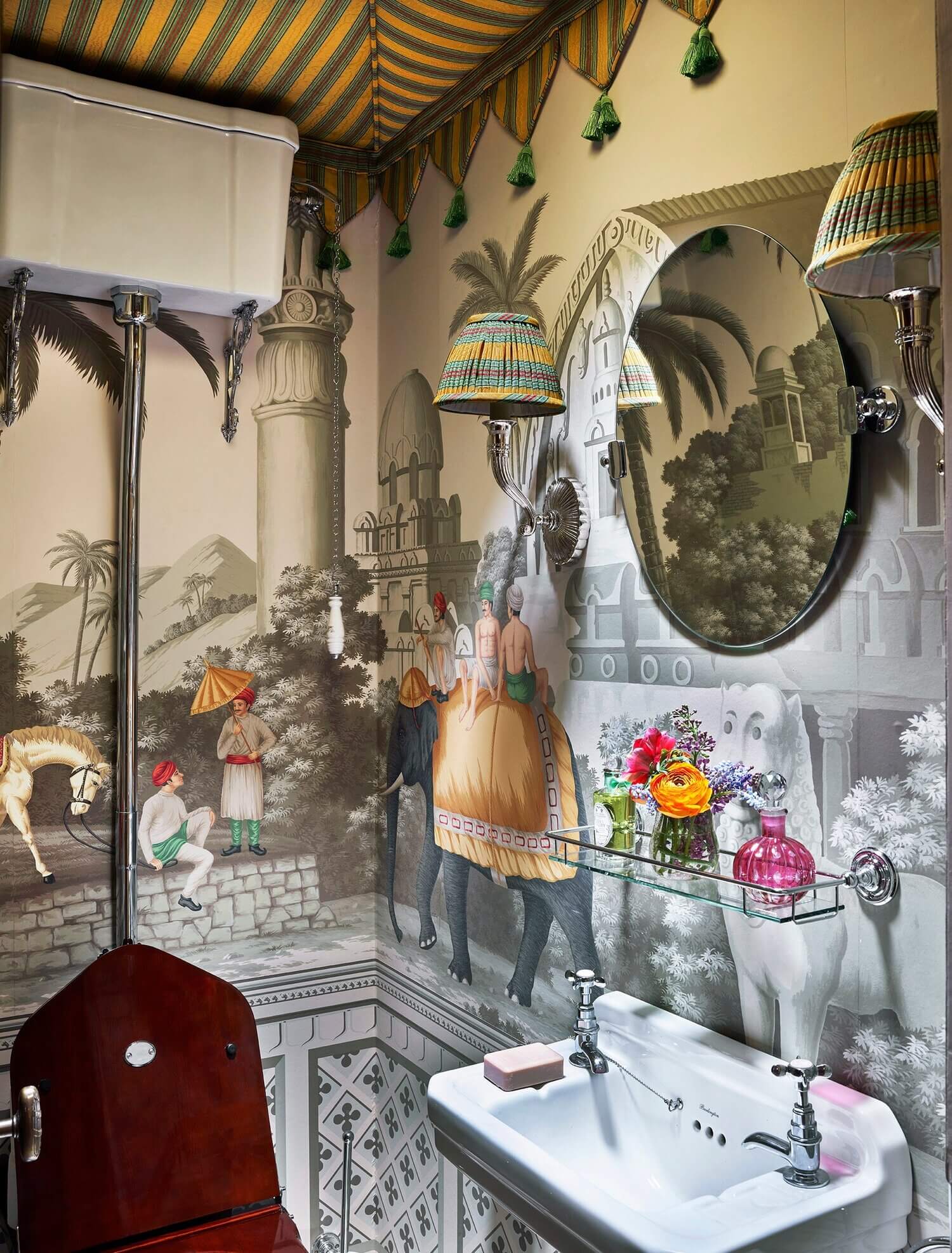 colorful london home de gournay wallpaper nordroom5 A Colorful London Home with De Gournay Wallpaper in Every Room