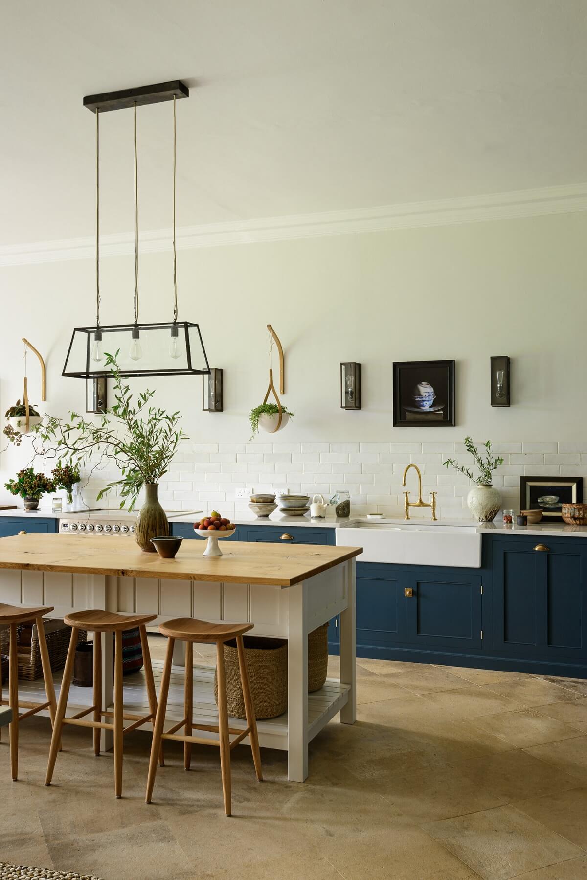 A Lincolnshire Hall Kitchen by DeVOL