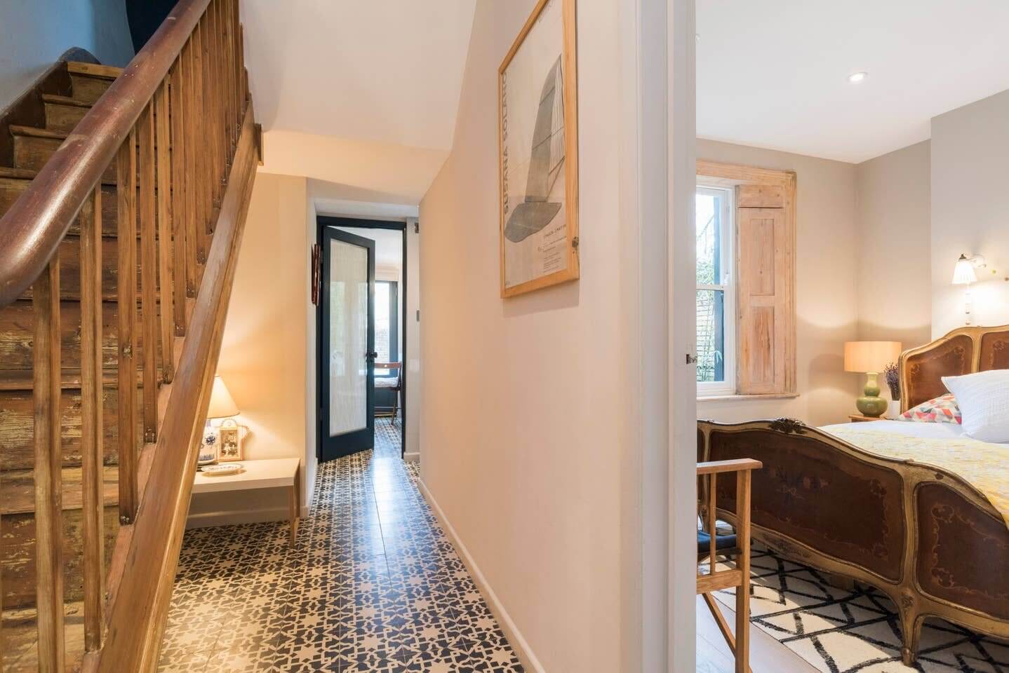 london airbnb nordroom7 A Combination of Styles in Stunning London Airbnb