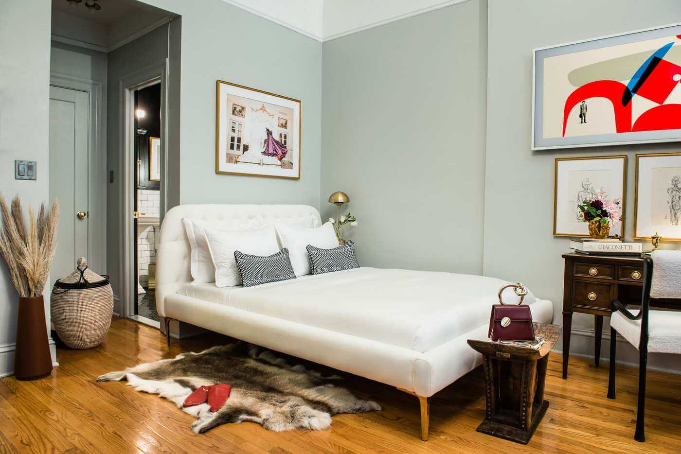 new york studio apartment nordroom4 A Writer's Stylish New York Studio Apartment