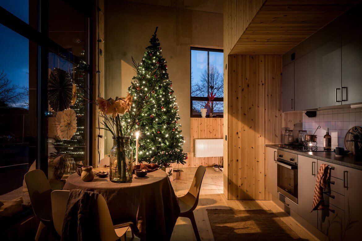 scandinavian loft christmas decor nordroom2 A Cozy Christmas in a Small Scandinavian Loft