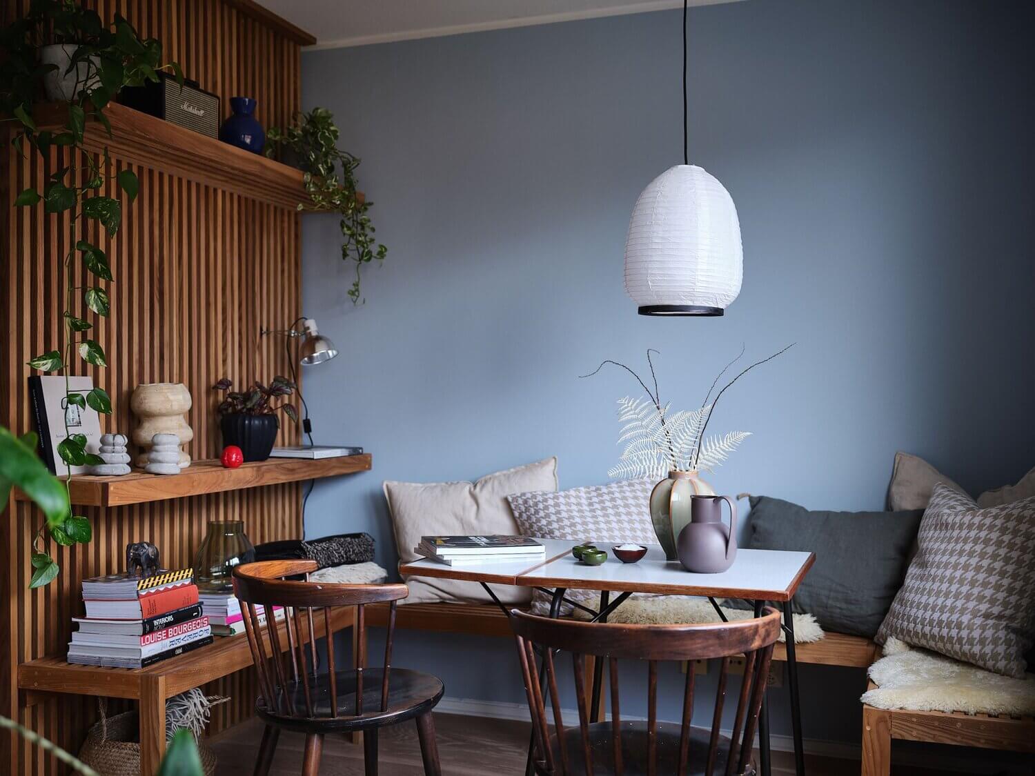 tiny blue studio apartment nordroom2 A Tiny But Stylish Blue Studio Apartment
