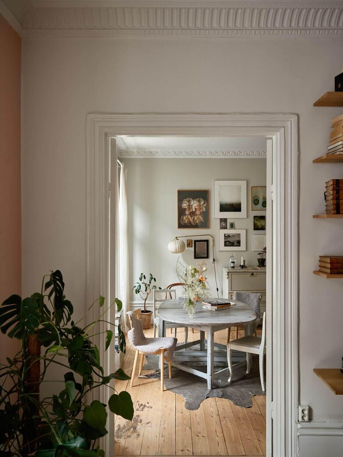 vintage apartment stockholm nordroom6 A Lovely Vintage Apartment in Stockholm