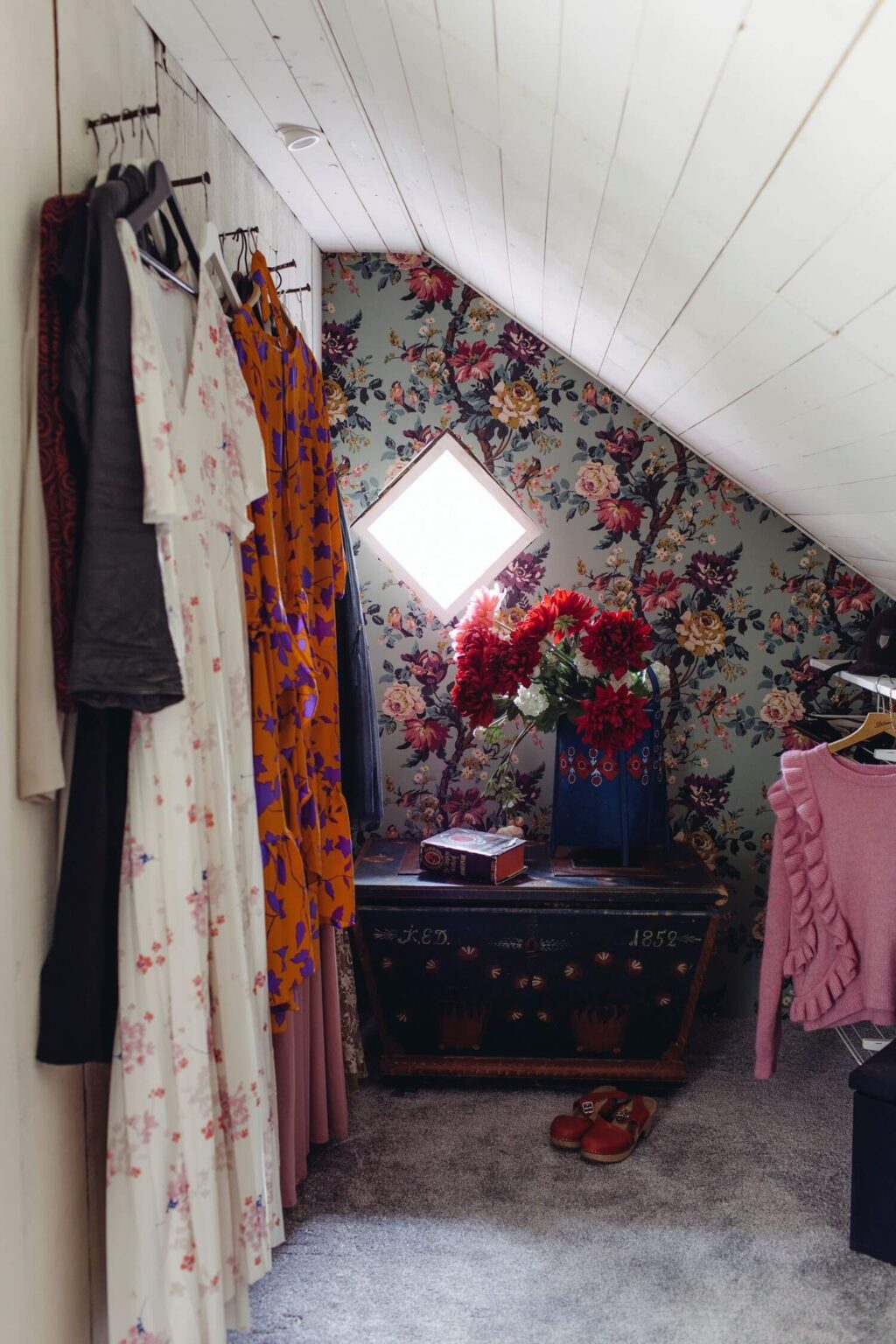 A Cozy Vintage Look For a Traditional Swedish Home - The Nordroom