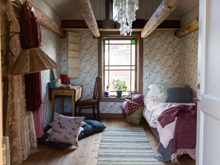 A Cozy Vintage Look For a Traditional Swedish Home - The Nordroom