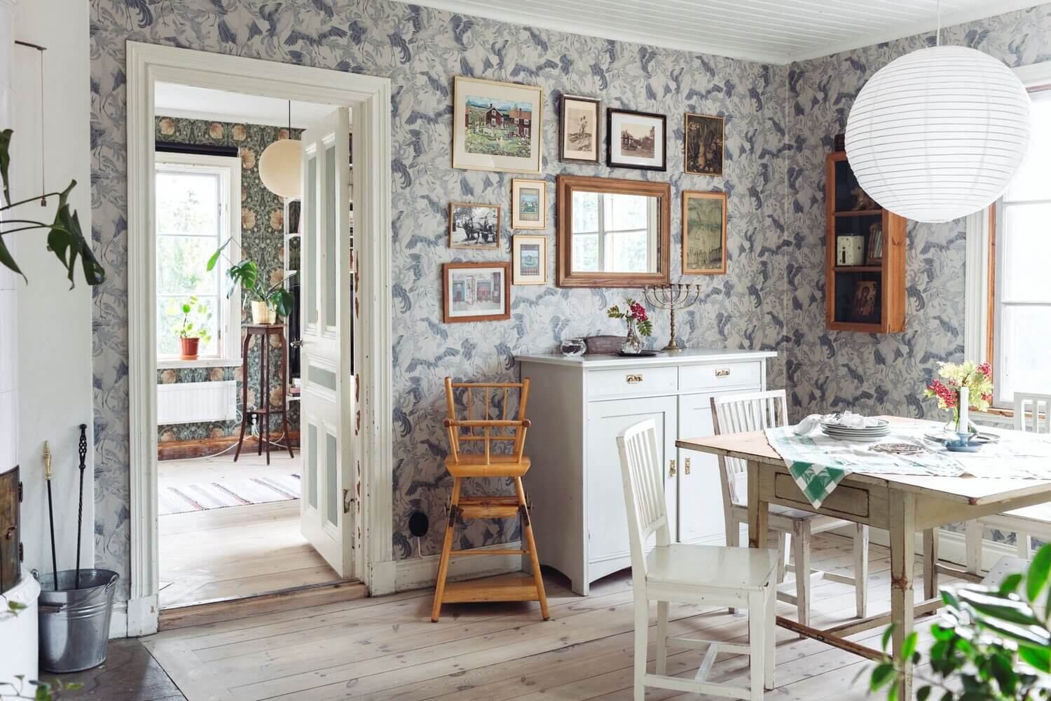 FloralsandOriginalDetailsinaTraditionalSwedishHome TheNordroom4 A Cozy Vintage Look For a Traditional Swedish Home