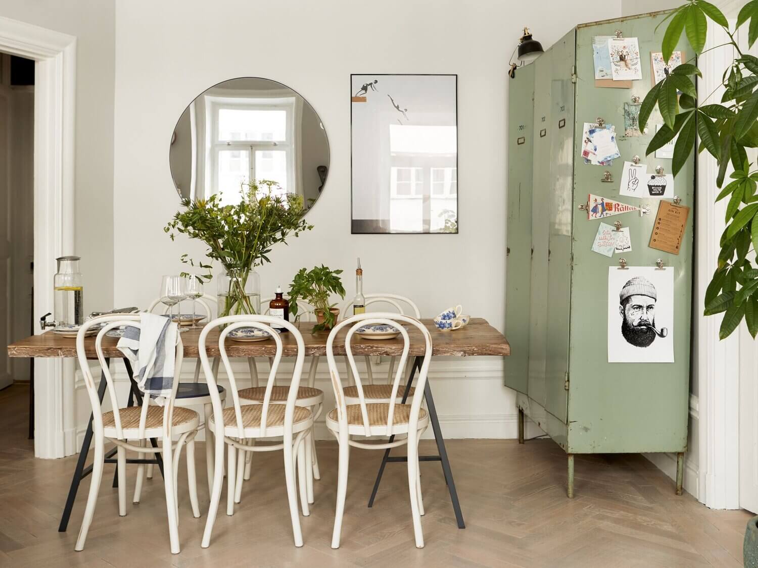 light apartment vintage touches nordroom5 A Light Scandinavian Apartment with Vintage Touches
