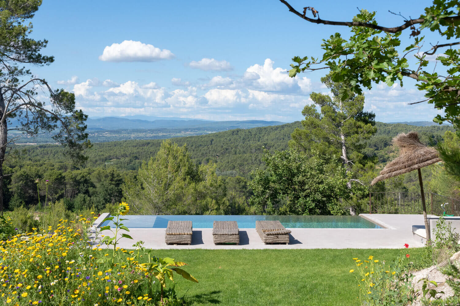 AMinimalisticWoodenHomewithAmazingViewsovertheProvenceCountryside TheNordroom12 A Minimalistic Wooden Home Overlooking the Provence Countryside