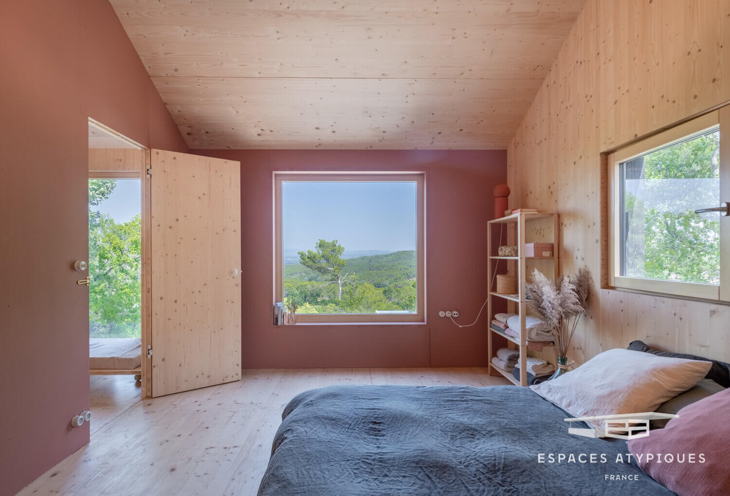 AMinimalisticWoodenHomewithAmazingViewsovertheProvenceCountryside TheNordroom6 A Minimalistic Wooden Home Overlooking the Provence Countryside