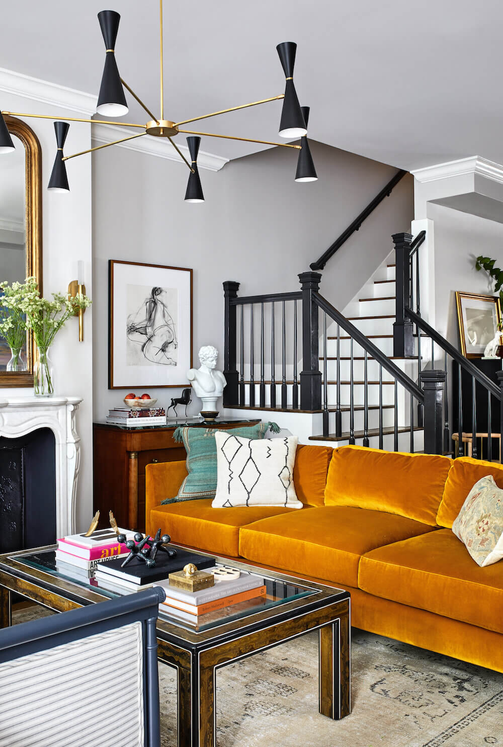 AnEclecticTownhousewithColorTouches TheNordroom1 1 An Eclectic Washington Townhouse with Colorful Touches