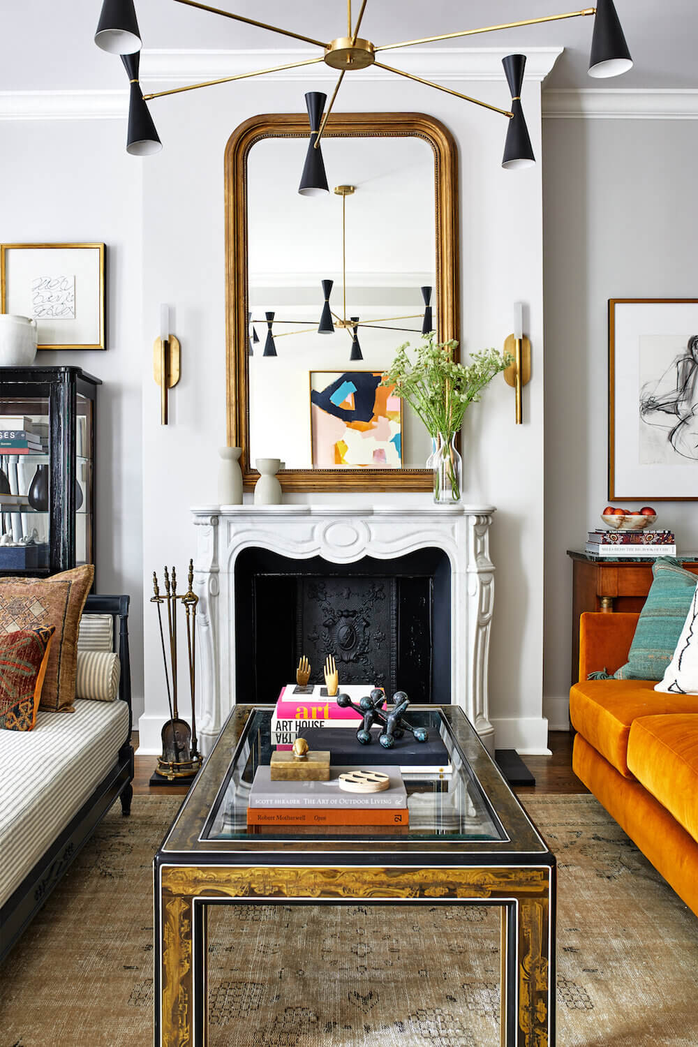 AnEclecticTownhousewithColorTouches TheNordroom3 An Eclectic Washington Townhouse with Colorful Touches