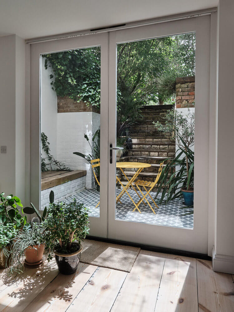 light basement apartment london patio nordroom9 A Light Basement Apartment in London with a Lovely Patio