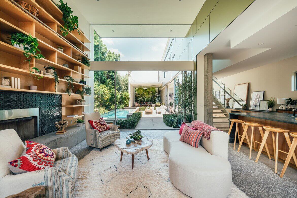 EmiliaClarkesModernArchitecturalHomeinVeniceIsForSale TheNordroom Emilia Clarke's Modern Architectural Home in Venice Is For Sale