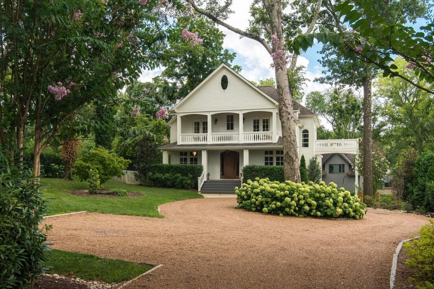 louisa pierce vintage eclectic nashville home for sale nordroom41 Before and After: Kacey Musgraves' Nashville Home