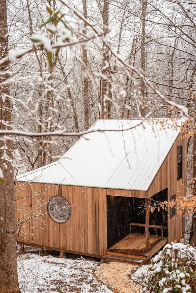 the nook cabin airbnb north carolina nordroom11 A Handcrafted Cabin in the Woods of North Carolina