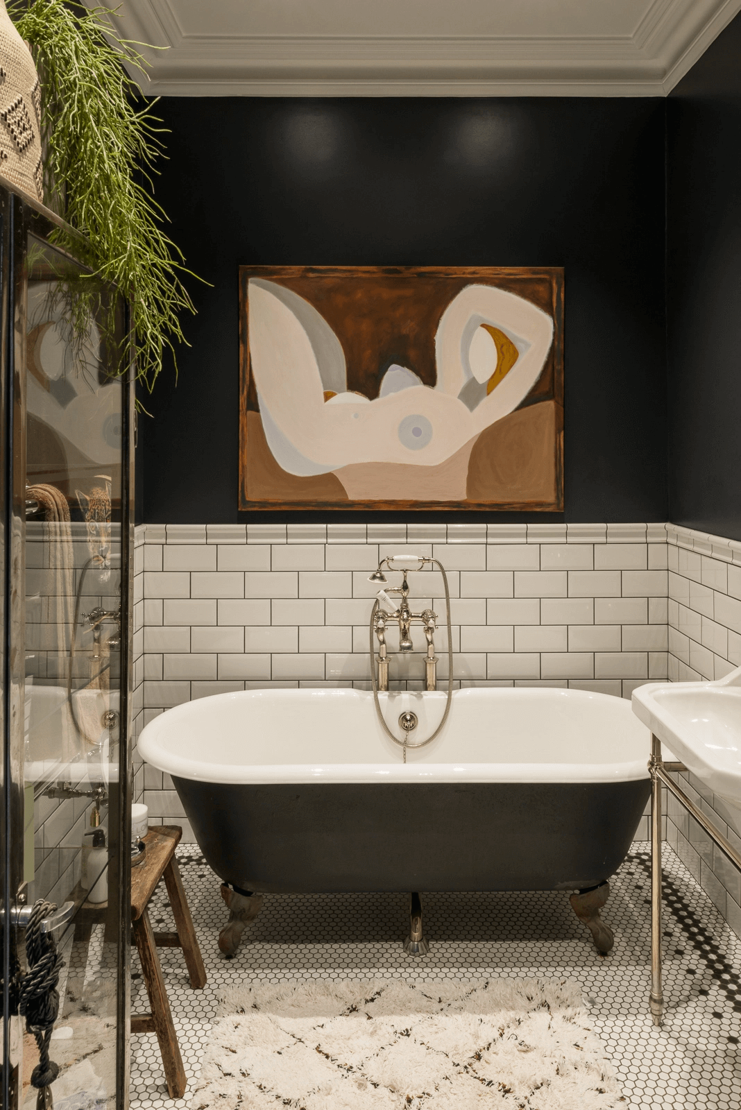 luxurious london apartment natural colors nordroom15 50 Amazing Black Bathroom Design Ideas