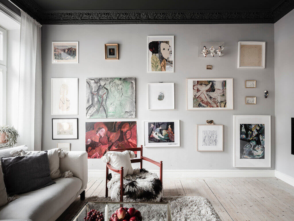 ADarkGreenPaintedCeilinginanArt FilledApartment TheNordroom3 A Dark Green Painted Ceiling In An Art-Filled Apartment