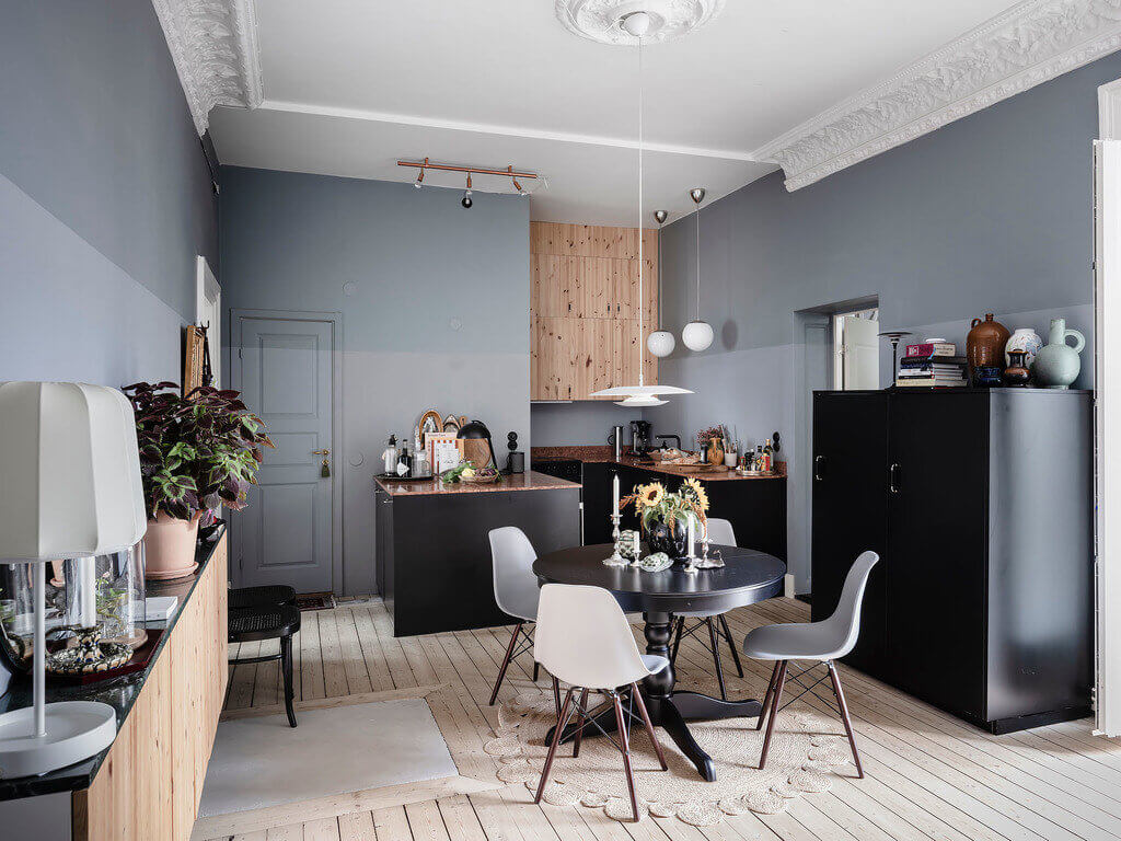 ADarkGreenPaintedCeilinginanArt FilledApartment TheNordroom9 A Dark Green Painted Ceiling In An Art-Filled Apartment