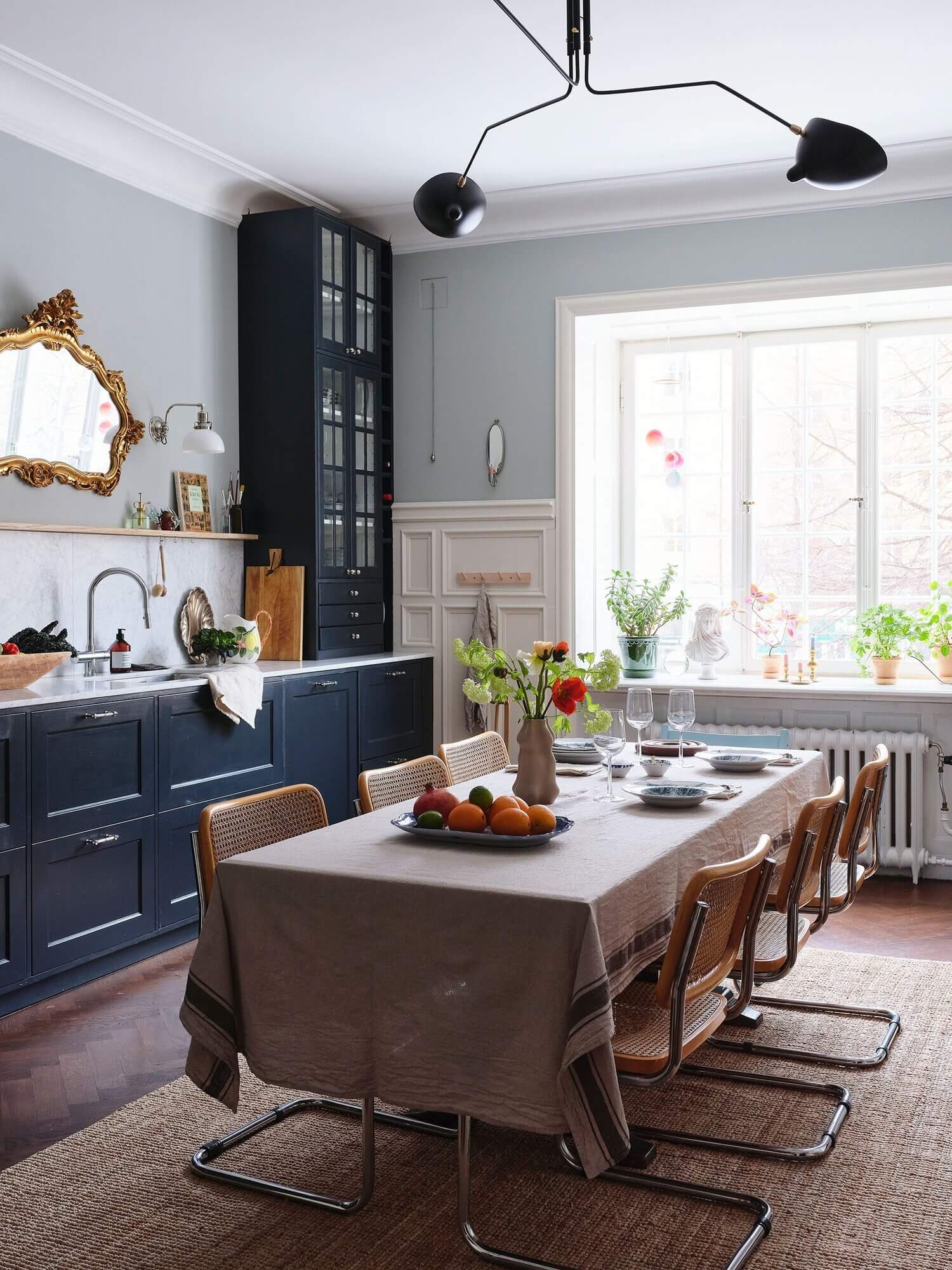colorful-touches-scandinavian-apartment-nordroom