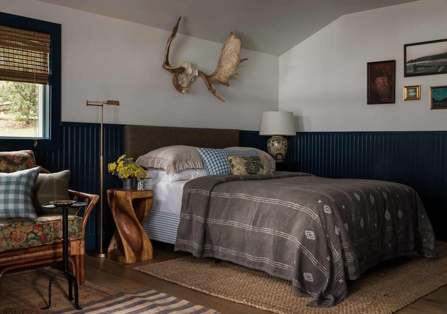 AMoodyCabinandSnugDesignedbyHeidiCaillier TheNordroom44 A Moody Cabin and Snug Designed by Heidi Caillier