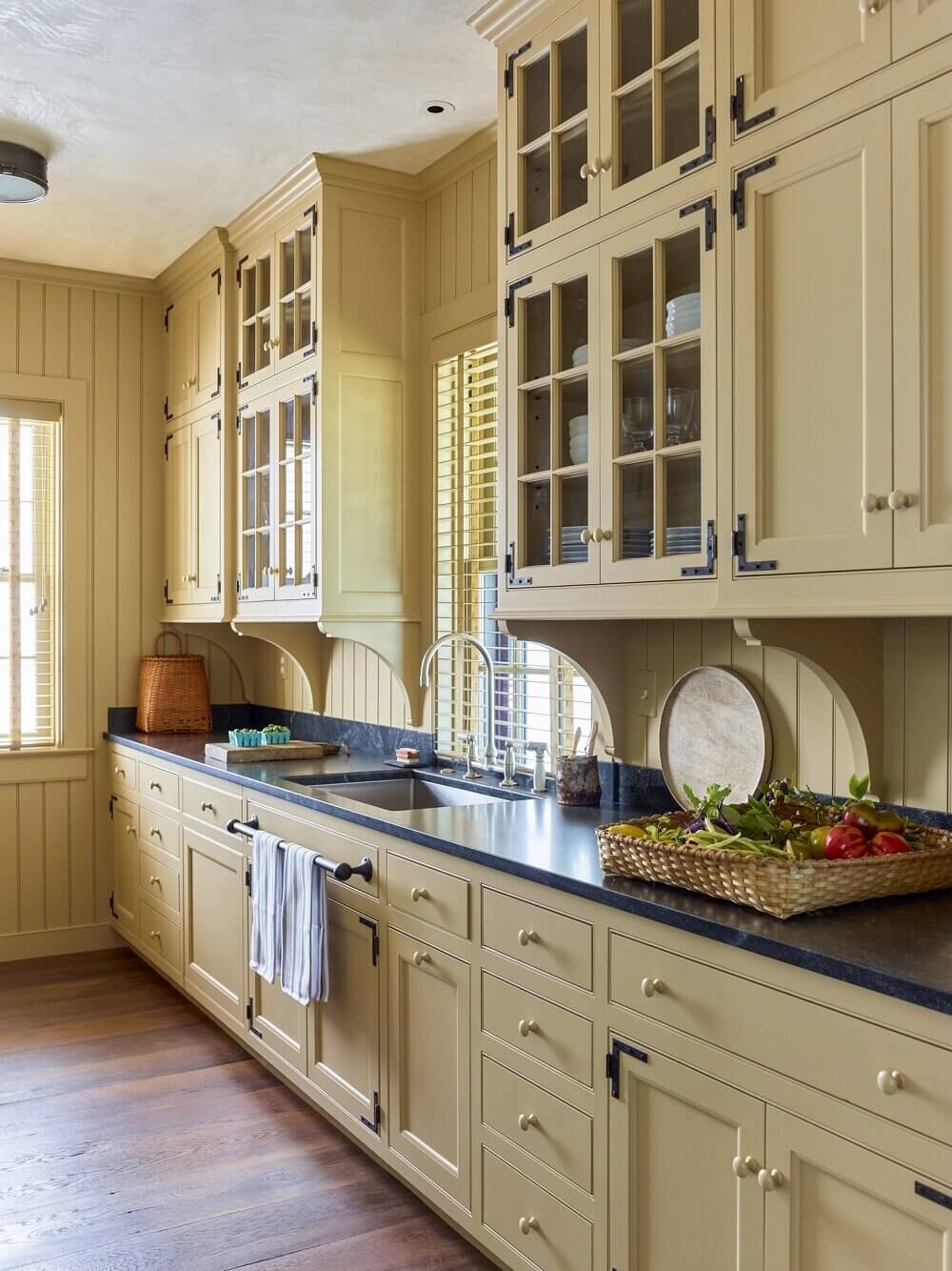 honey beige kitchen cabinets