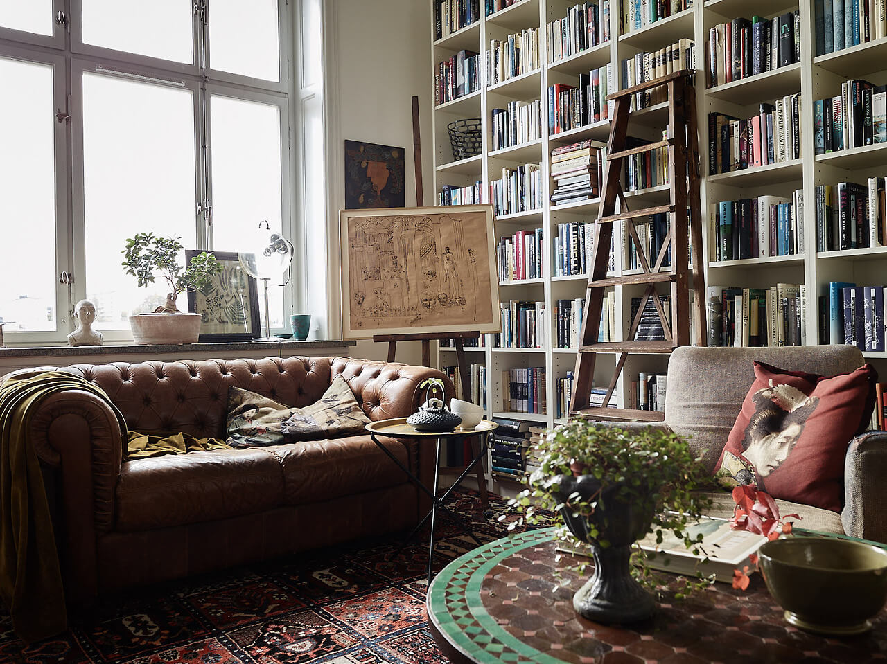 cozy-living-room-home-library-with-ladder-nordroom