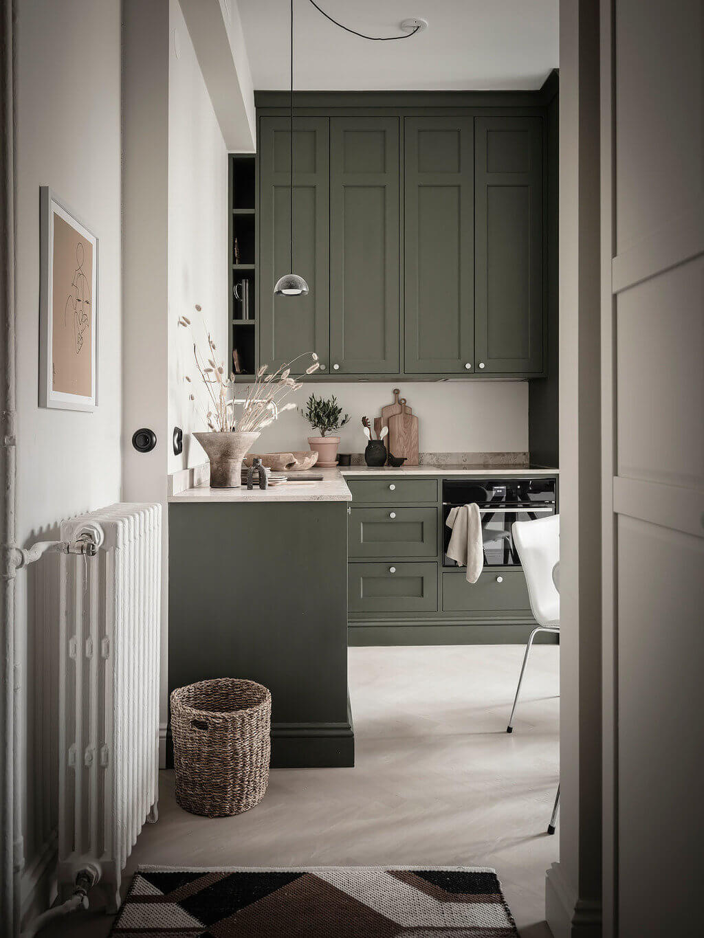 green-kitchen-tiny-scandinaian-apartment-nordroom