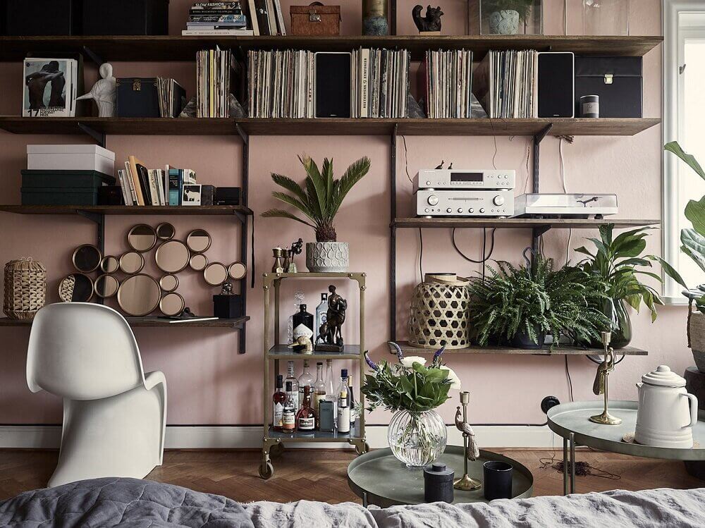 A+Pink+Studio+Apartment+With+Grey+Kitchen+-+The+Nordroom