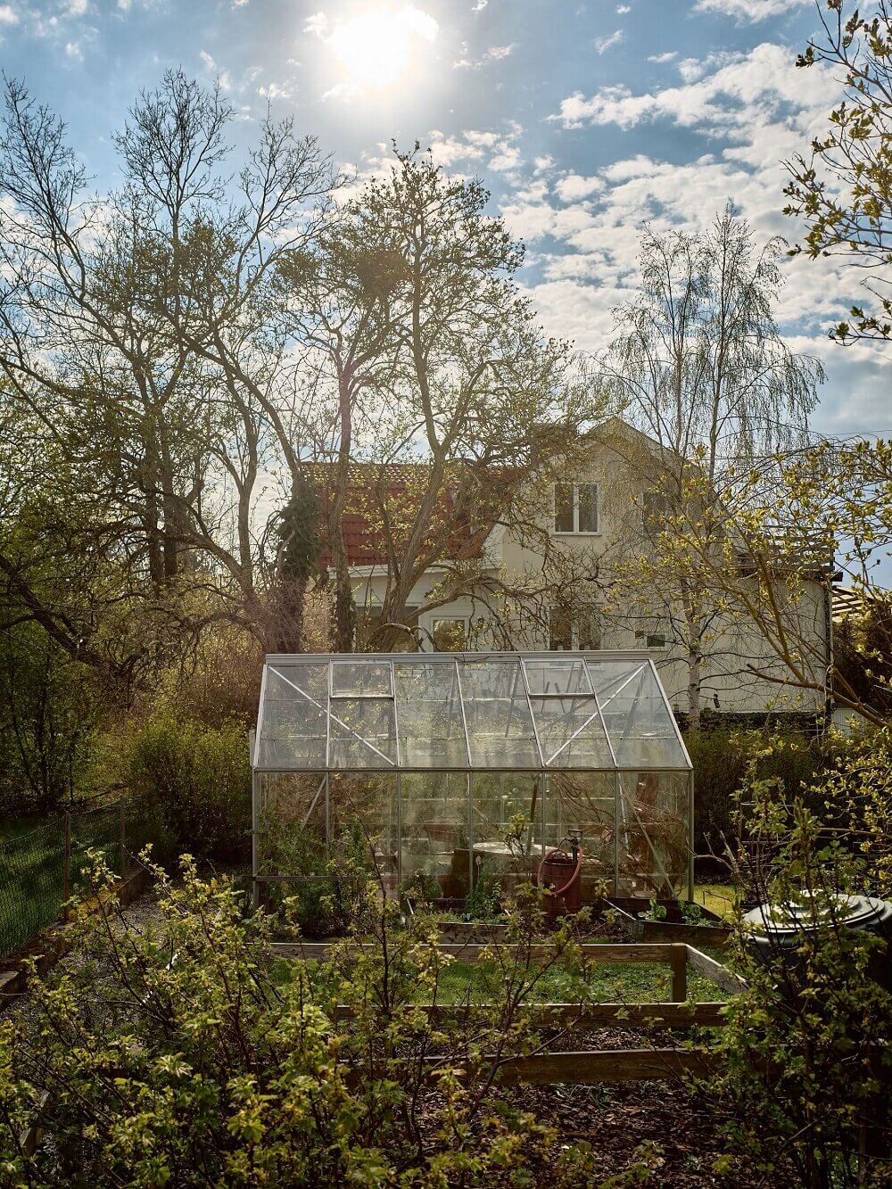 idyllic-swedish-house-tower-room-nordroom