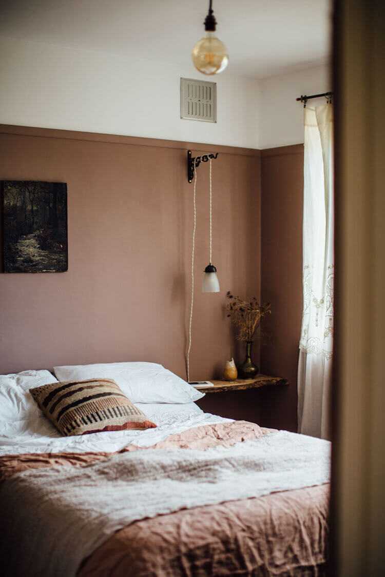 bedroom-earthy-pink-walls-nordroom