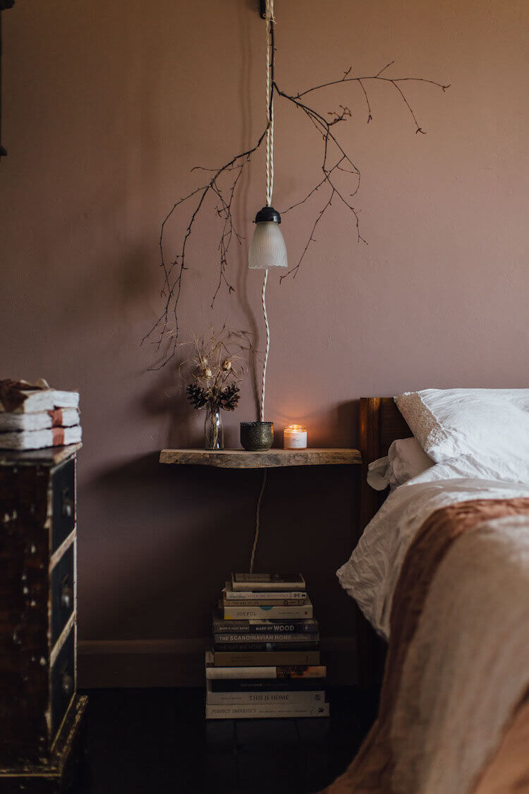 bedroom-earthy-pink-walls-nordroom