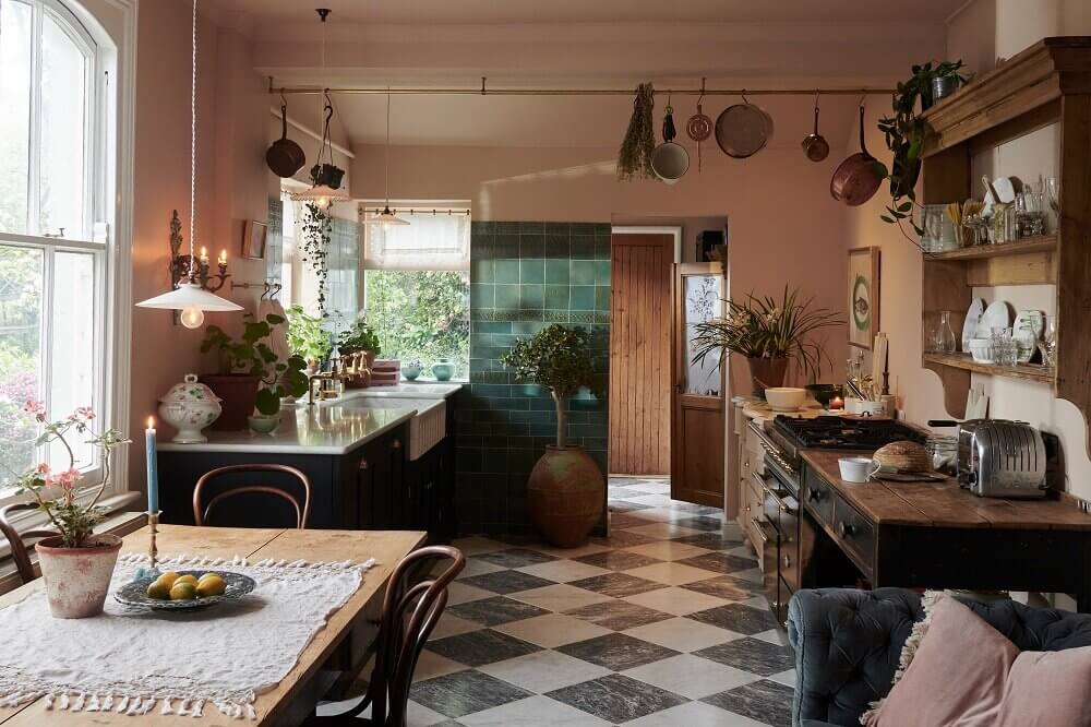 classic-devol-kitchen-mediterranean-colors-nordroom