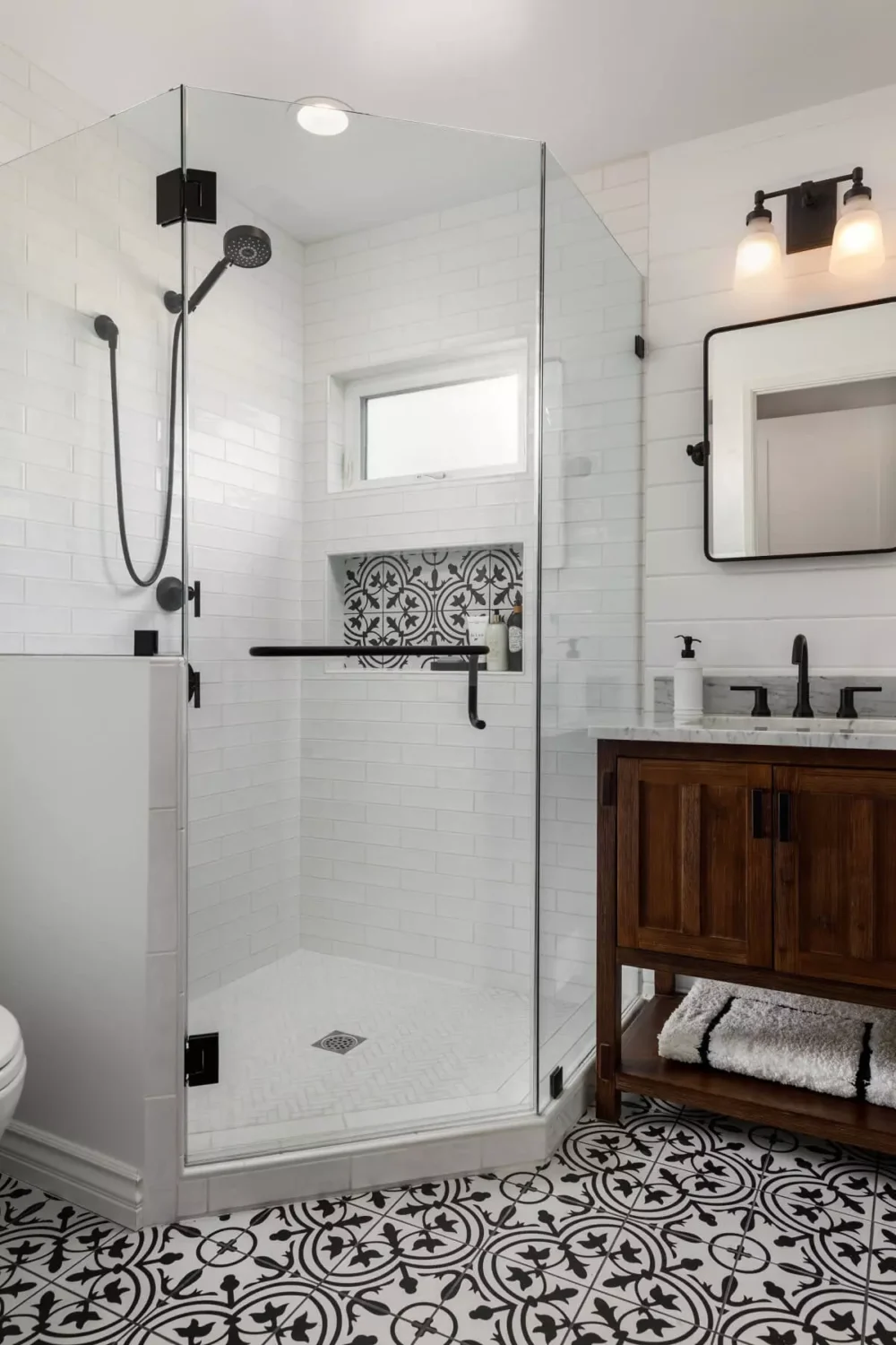 corner-shower-small-bathroom-nordroom