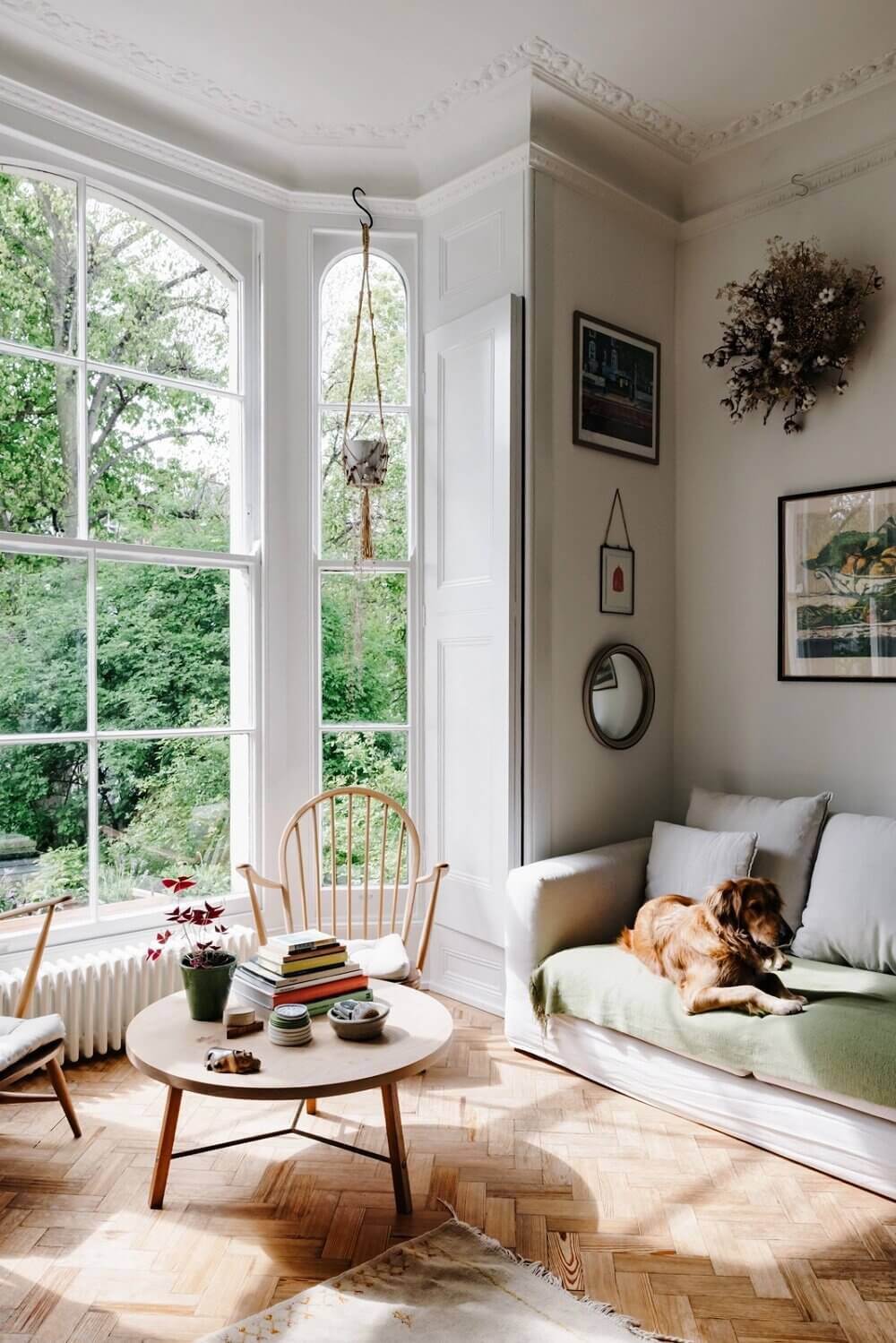 light-filled-london-apartment-bay-window-nordroom