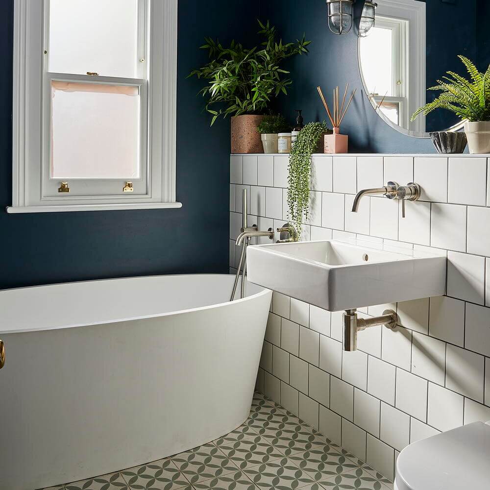 60 Small Bathroom Design Ideas How To, How To Get A Bathtub Into Small Bathroom