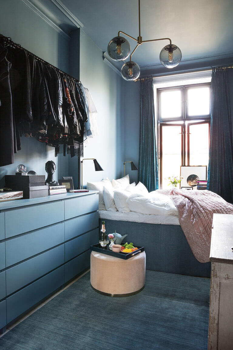 small-bedroom-open-wardrobe-nordroom