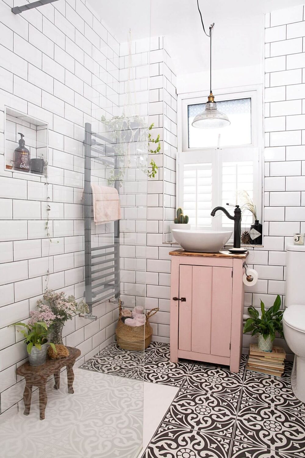 Small Bathroom Ideas to Make Your Space Feel So Much Bigger