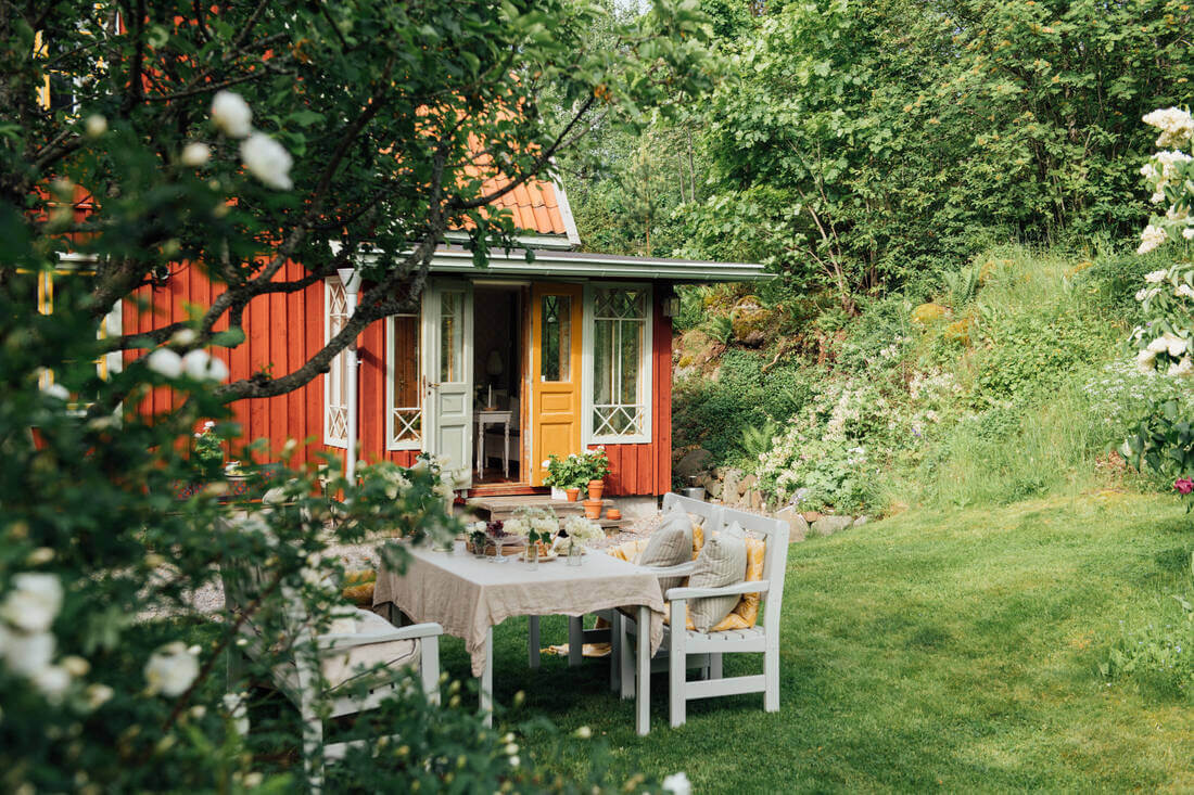 19th-century-swedish-home-charming-garden-nordroom