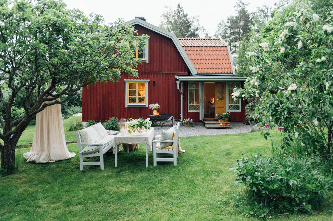 19th-century-swedish-home-charming-garden-nordroom